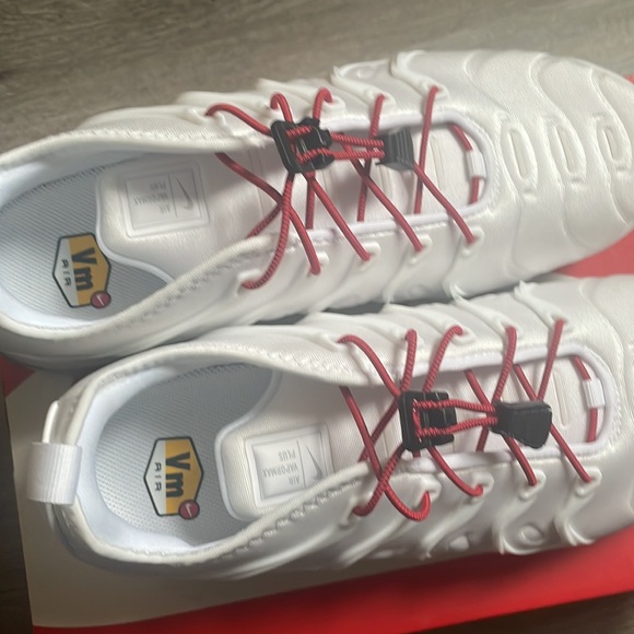 NWOT Nike Air Vapormax Plus - Picture 5 of 8